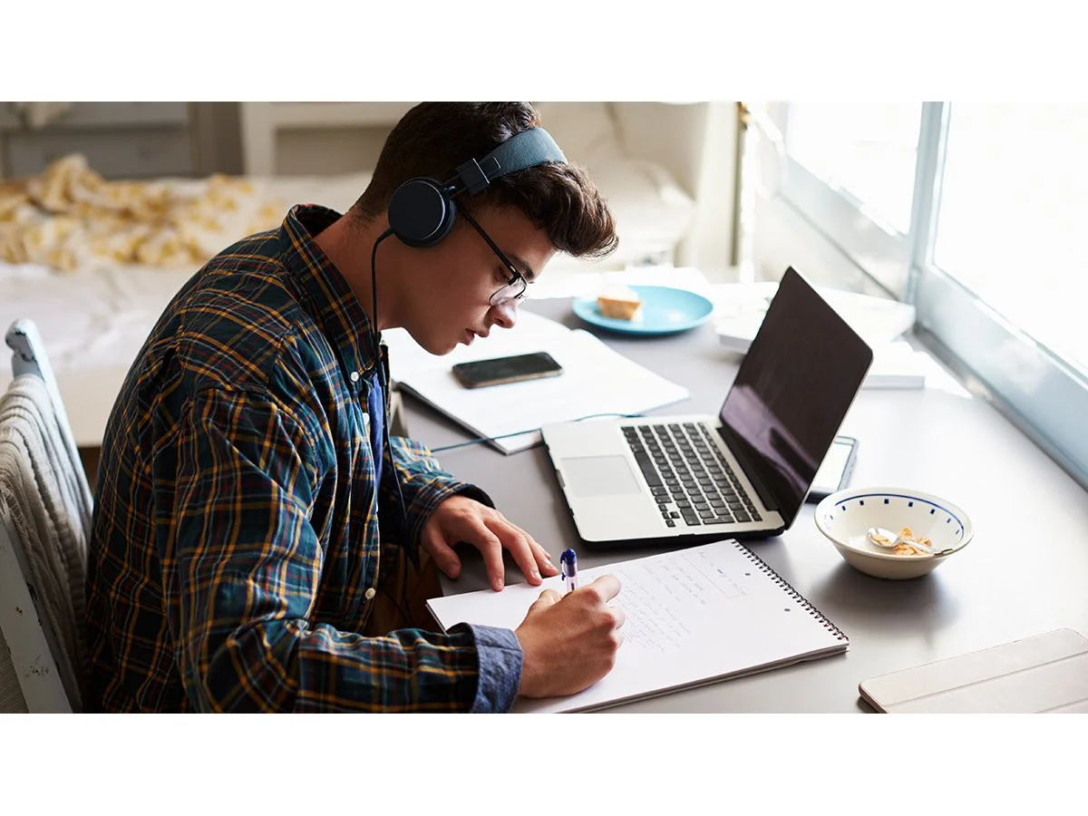 Your Ideal Study Companion: How to Choose a Laptop for a Student